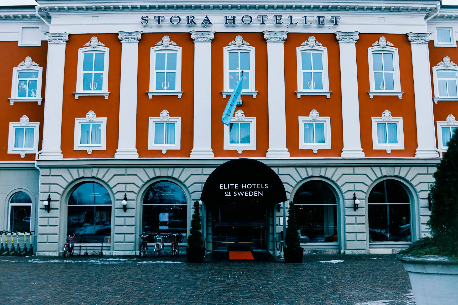 Hotellin julkisivu